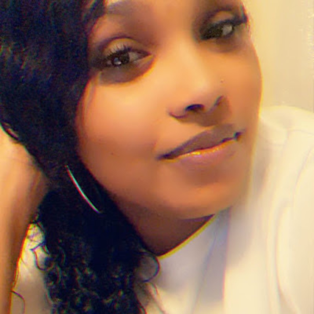 Meet your Posher, Nakeia